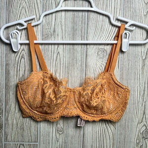 Women’s Victoria’s Secret dream angel push-up without padding orange lace 32DD